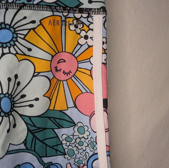 ADIDAS GIRLS Clear Sky 70’s Print Bike Shorts Size M 10/12 - Picture 4 of 8